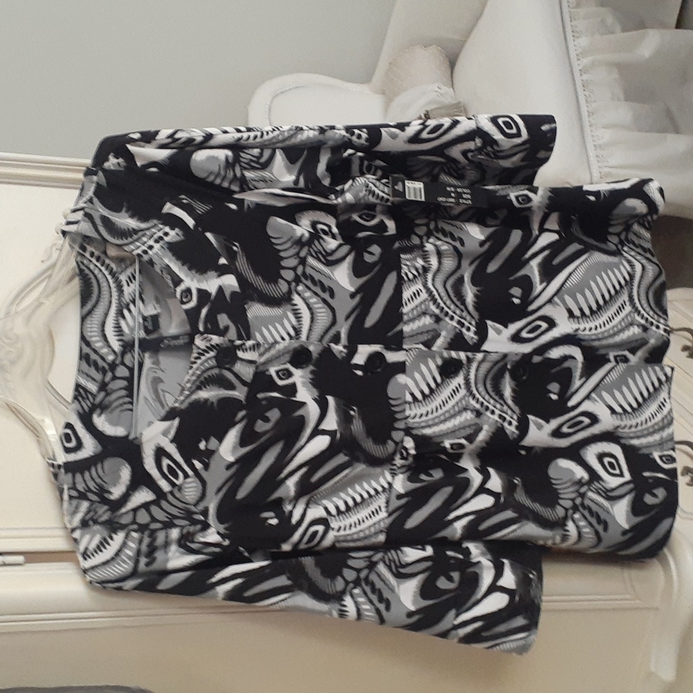 NWT Essentials by Milano Top